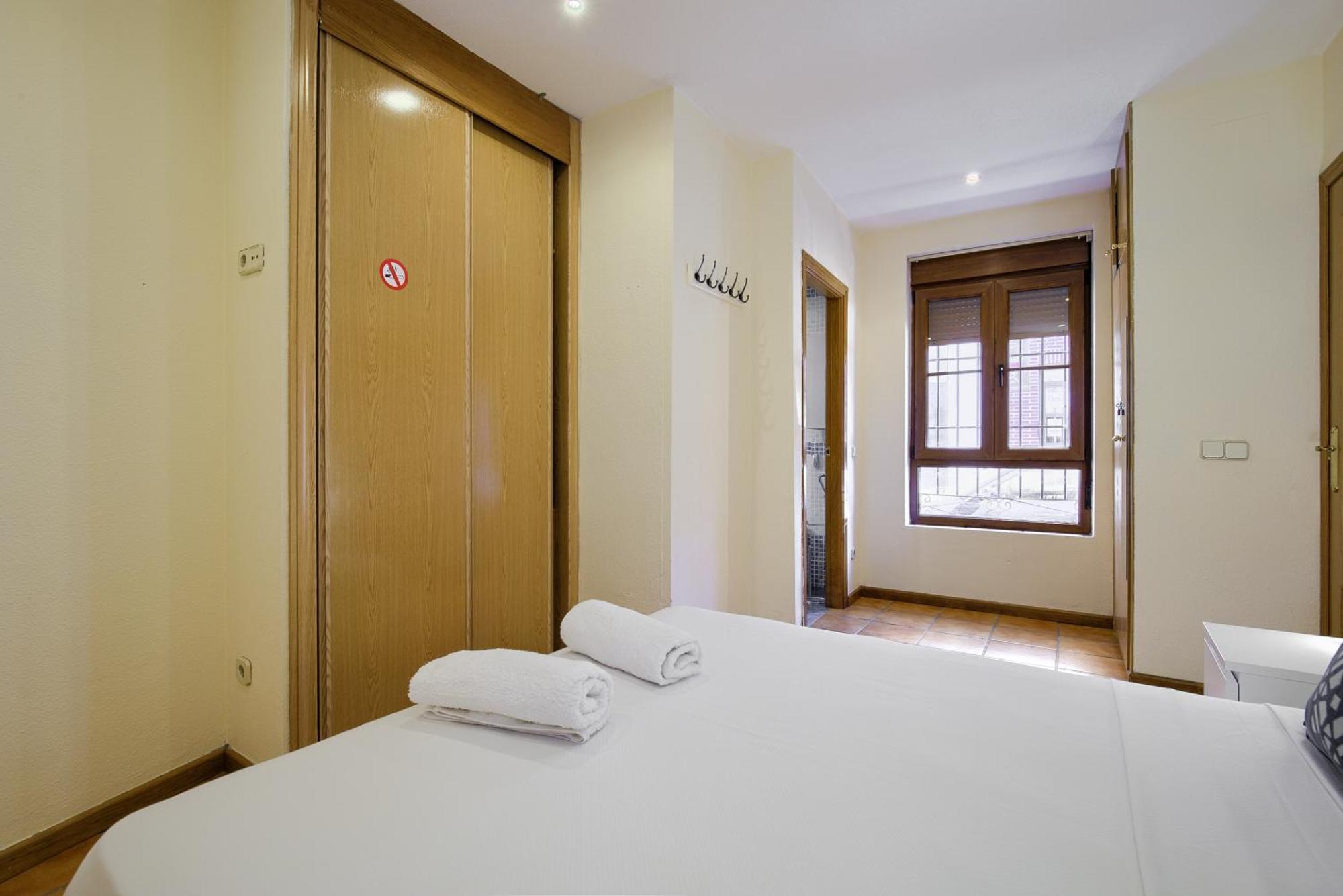 Casona 44 - Apartamento Para 2 Con Wifi, Ac Y Patio Exterior Alcalá de Henares Dış mekan fotoğraf